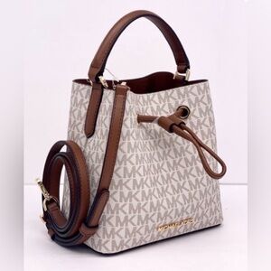 Michael Kors Suri Small Bucket Bag
